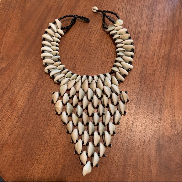 Artisanal one of a kind shell statement necklace - Picture 6 of 12